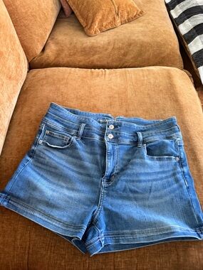American Eagle Outfitters Next Level Stretch Med Blue Denim Mid-Rise Jean Shorts